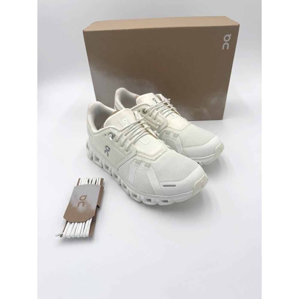On Women's Cloud 6 Running Shoes - White/White - Women's 7